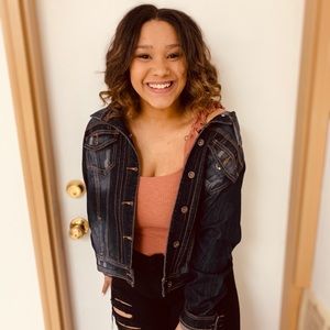 Meet your Posher, Britney